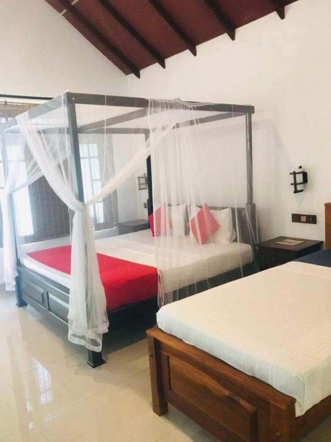 Walawa Reach Hotel Udawalawe Buitenkant foto
