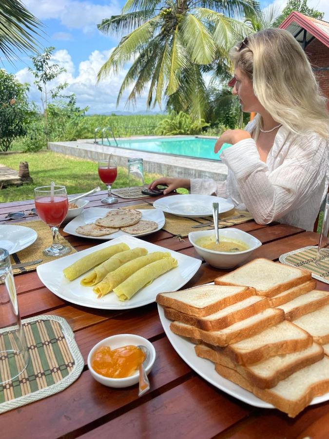 Walawa Reach Hotel Udawalawe Buitenkant foto