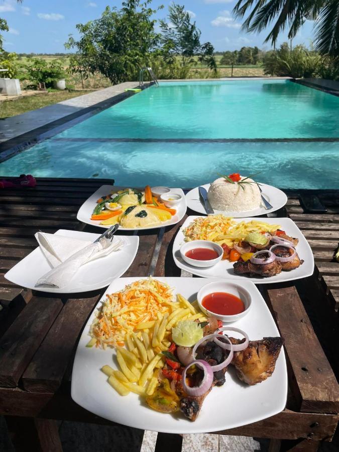 Walawa Reach Hotel Udawalawe Buitenkant foto