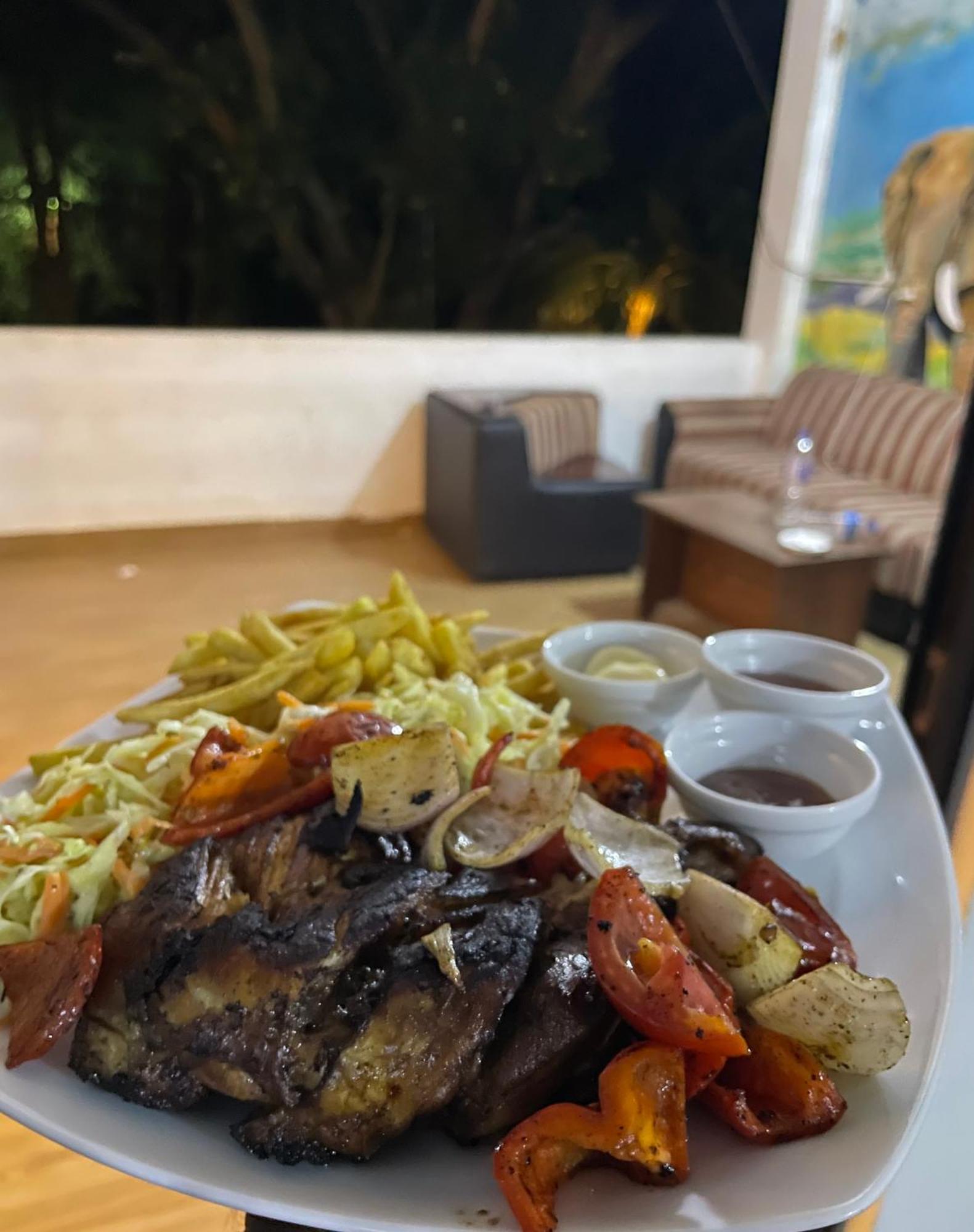 Walawa Reach Hotel Udawalawe Buitenkant foto